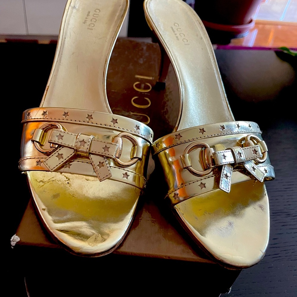 Gucci beautiful slide sandals in a good condition.